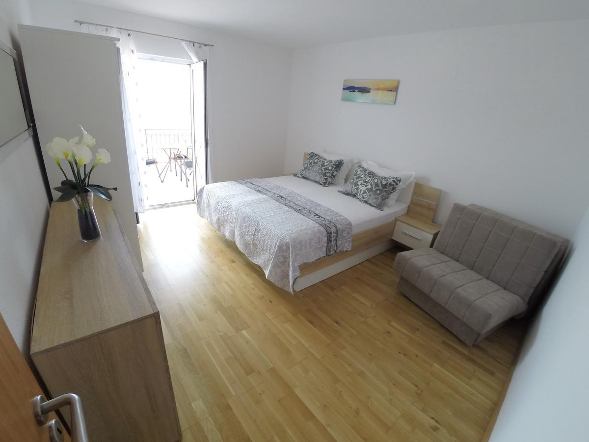 Apartments Ljiljana โตรกีร์ ภายนอก รูปภาพ